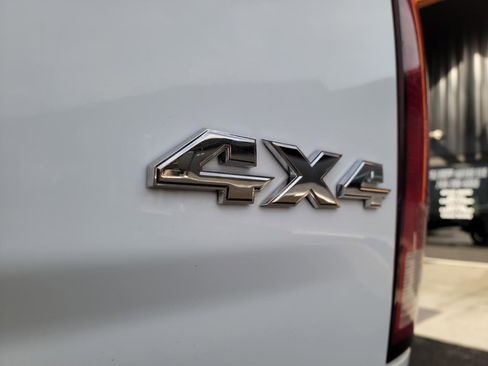 Used 2018 RAM 2500 SLT AWD/4WD image 15