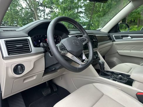 Certified 2023 Volkswagen Atlas SE w/ Black Wheel Package AWD/4WD image 11