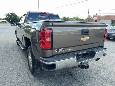 Used 2015 Chevrolet Silverado 2500 LTZ w/ LTZ Plus Package AWD/4WD image 5