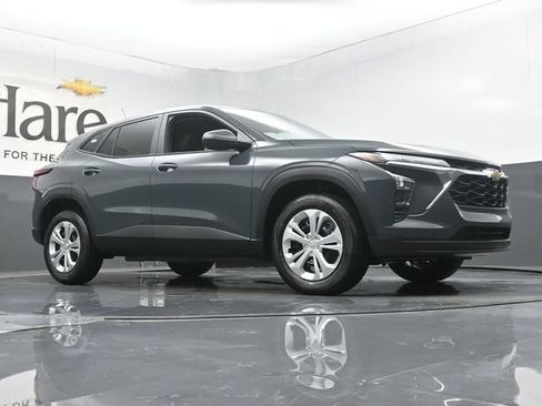 New 2026 Chevrolet Trax LS FWD image 2