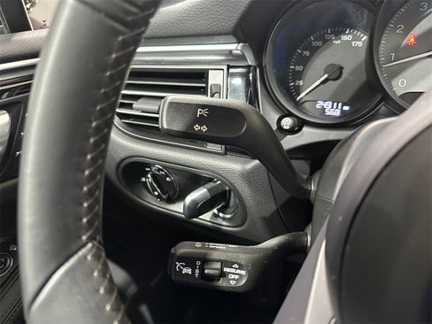 Used 2023 Porsche Macan S image 20