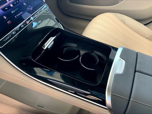 Used 2022 Mercedes-Benz EQS 450+ Sedan image 8