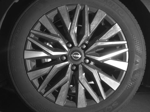 Used 2025 Nissan Altima 2.5 SV FWD image 12