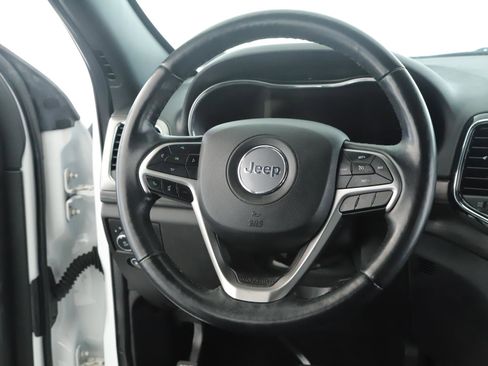 Certified 2022 Jeep Grand Cherokee Laredo X image 5