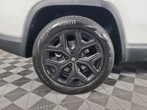 Used 2024 Rivian R1S Adventure image 12