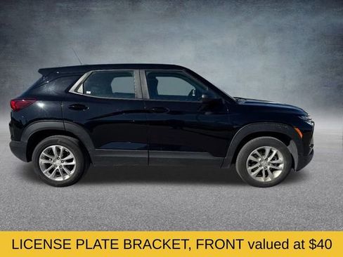 Used 2024 Chevrolet TrailBlazer LS image 2