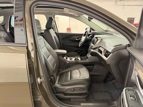 Used 2024 GMC Terrain Denali w/ Denali Premium Package AWD/4WD image 42