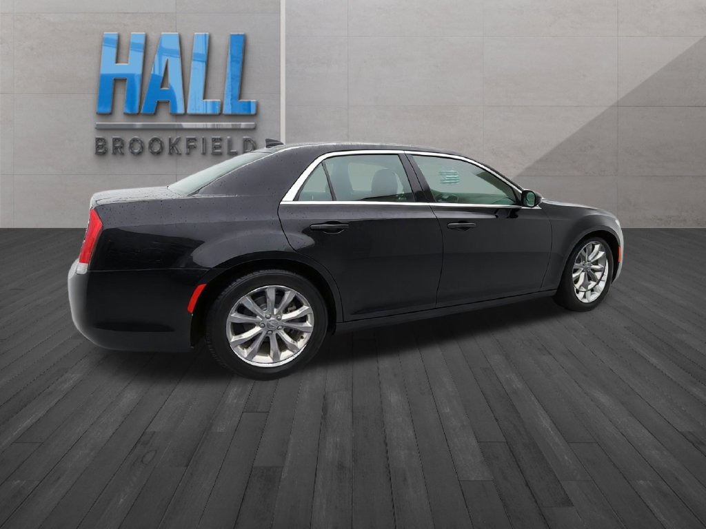 Used 2019 Chrysler 300 Touring L w/ Quick Order Package 22F AWD/4WD image 6