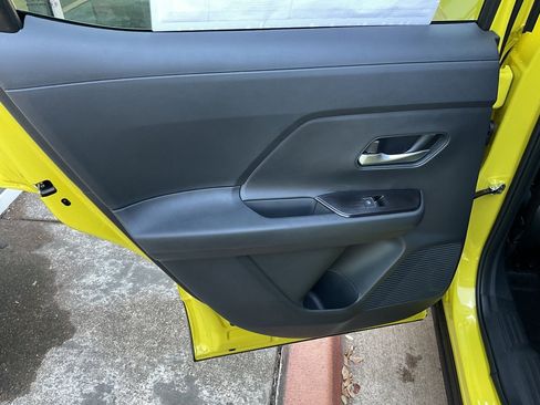 New 2026 Nissan Kicks SR image 17