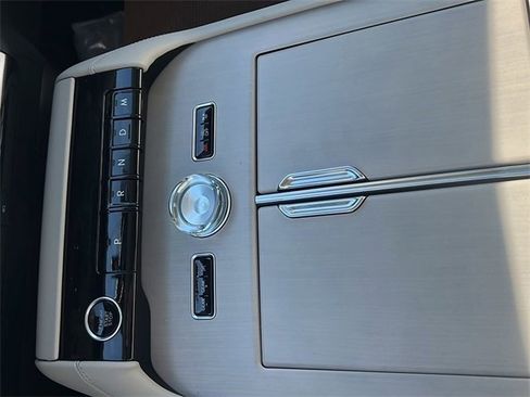 New 2025 Lincoln Navigator Reserve image 8