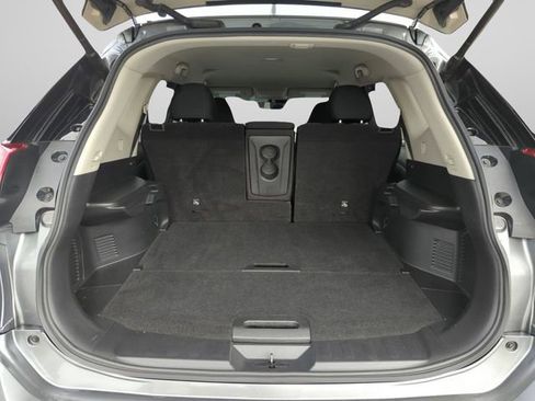 Certified 2019 Nissan Rogue SV w/ Premium Package image 19