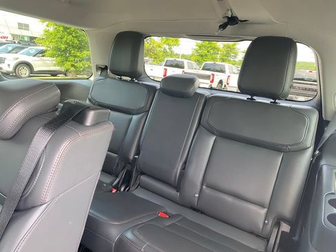 Used 2025 Ford Expedition Active AWD/4WD image 27