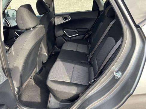 Used 2025 Kia Soul LX w/ LX Technology Package FWD image 24