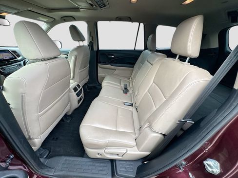 Used 2017 Honda Pilot Touring image 30