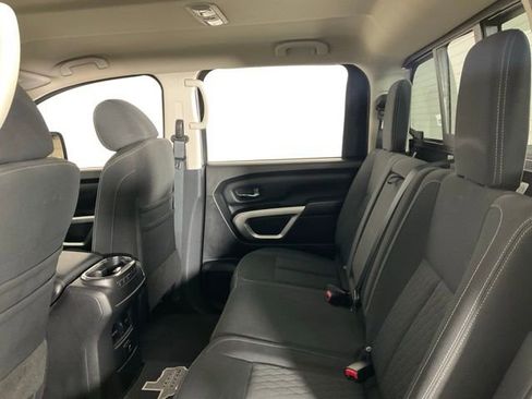 Used 2018 Nissan Titan SV w/ SV Convenience Package image 33