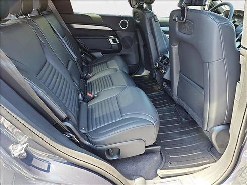 New 2025 Land Rover Discovery Dynamic SE AWD/4WD image 11