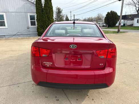 Used 2013 Kia Forte EX image 7