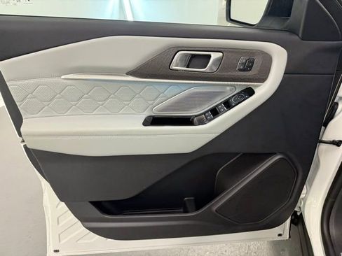 New 2026 Ford Explorer Platinum image 14