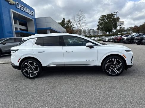 New 2026 Chevrolet Equinox EV LT image 2
