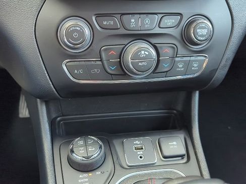 Used 2022 Jeep Cherokee Trailhawk w/ Trailer Tow Group image 8