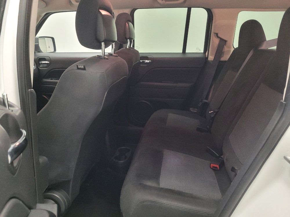 Used 2015 Jeep Patriot Latitude w/ All Weather Capability Group AWD/4WD image 18