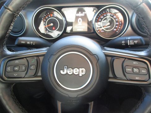 Used 2022 Jeep Gladiator Sport image 17