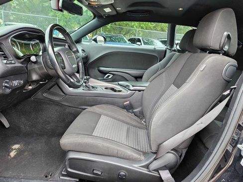 Used 2023 Dodge Challenger SXT RWD image 14