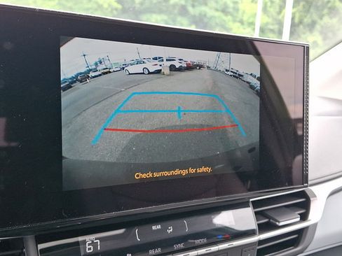 Certified 2025 Toyota Sienna XLE FWD image 16