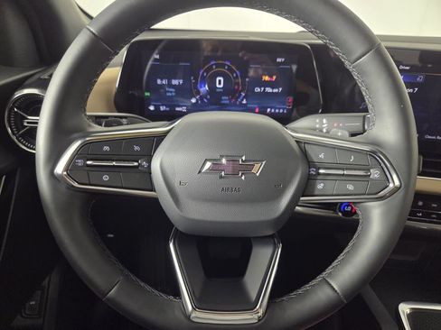 Used 2026 Chevrolet Equinox ACTIV AWD/4WD image 16