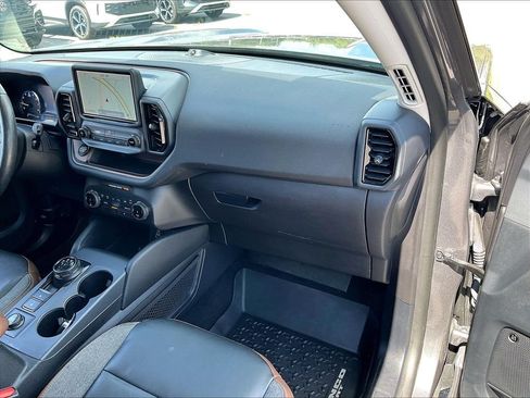 Used 2023 Ford Bronco Sport Outer Banks w/ Tech Package AWD/4WD image 12