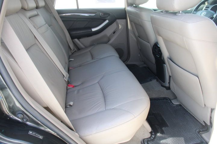 Used 2007 Toyota 4Runner Limited AWD/4WD image 19