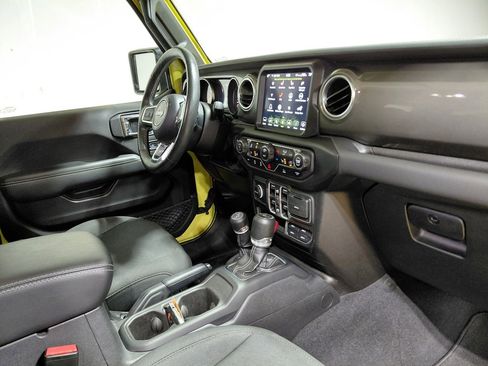 Used 2023 Jeep Wrangler Sahara w/ Cold Weather Group image 36