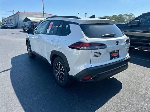 Used 2026 Toyota Corolla Cross SE image 15