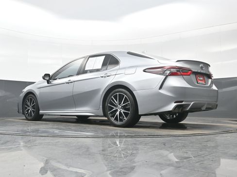 Used 2023 Toyota Camry SE image 30