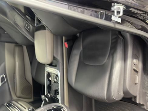 Used 2026 Kia Carnival SX FWD image 10