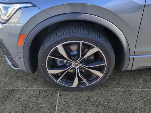 Used 2022 Volkswagen Tiguan SEL R-Line image 14