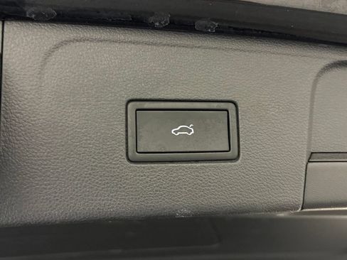 Used 2024 Volkswagen Atlas SE FWD image 40