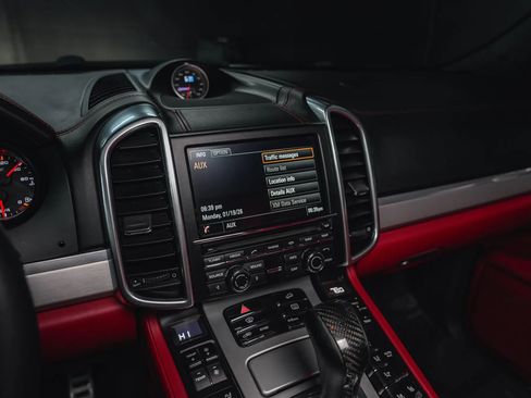 Used 2015 Porsche Cayenne Turbo image 61