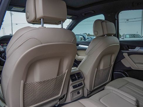 Certified 2025 Audi Q5 2.0T Premium Plus w/ Premium Plus Package image 27