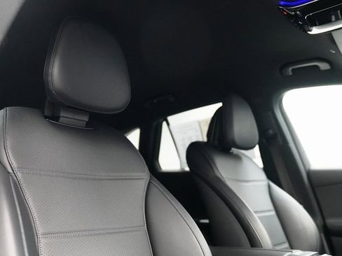 Used 2024 Mercedes-Benz GLC 300 4MATIC image 25