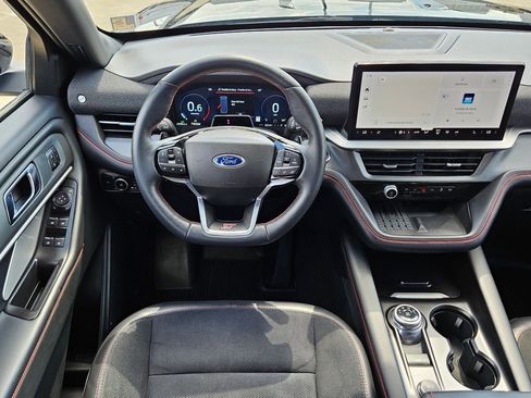 Certified 2025 Ford Explorer ST RWD image 30