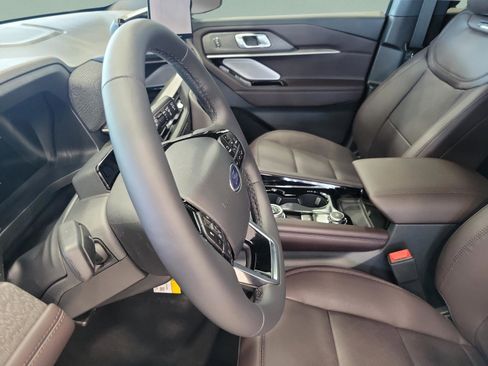 New 2026 Ford Explorer Platinum RWD image 34