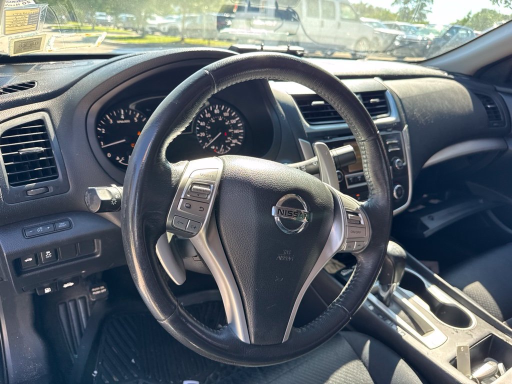 Used 2017 Nissan Altima 2.5 SR w/ Midnight Edition Package FWD image 9
