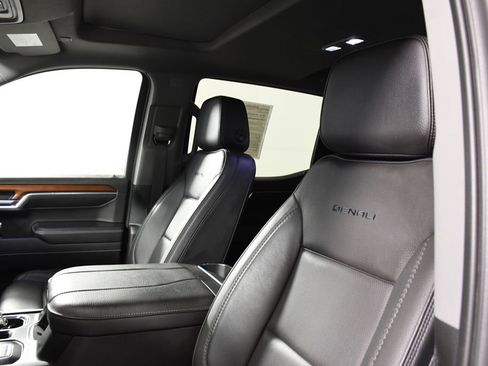 Used 2023 GMC Sierra 1500 Denali w/ Technology Package image 17