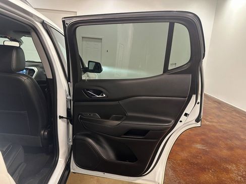 Used 2021 GMC Acadia SLT image 84