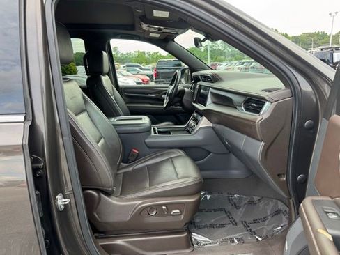 Used 2021 GMC Yukon Denali w/ Advanced Technology Package RWD image 9