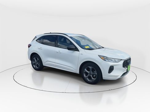 Used 2024 Ford Escape ST-Line w/ Equipment Group 301A image 2