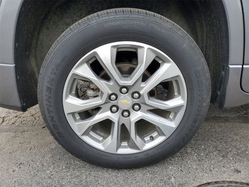 Used 2020 Chevrolet Traverse Premier w/ LPO, Floor Liner Package image 5