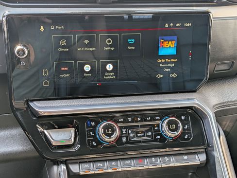 Used 2024 GMC Sierra 1500 Denali w/ Technology Package AWD/4WD image 13