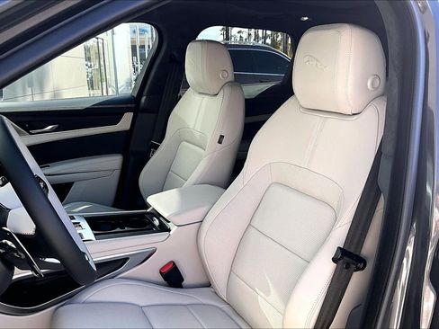 New 2026 Jaguar F-PACE R-Dynamic S image 9